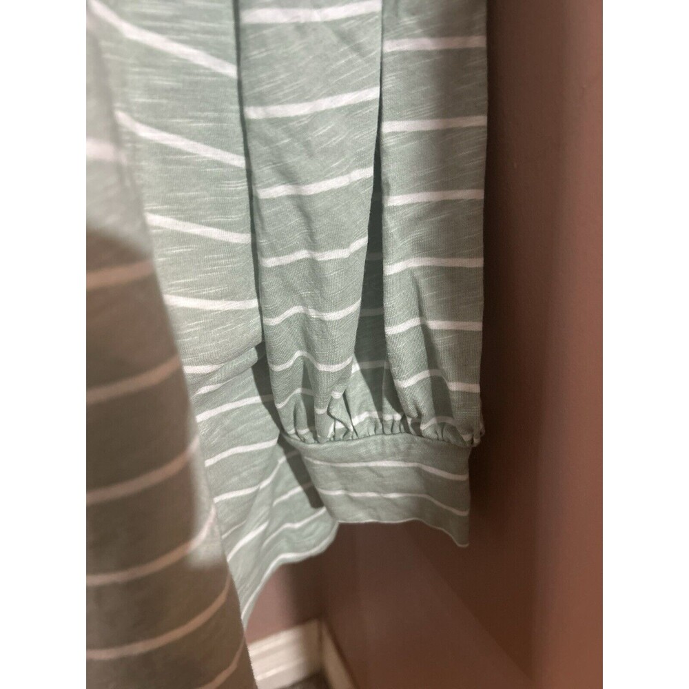 Maurices 24/7 Long Sleeve Top Womens 3X Ruched Shoulders Sleeves Green White New - Picture 3 of 12